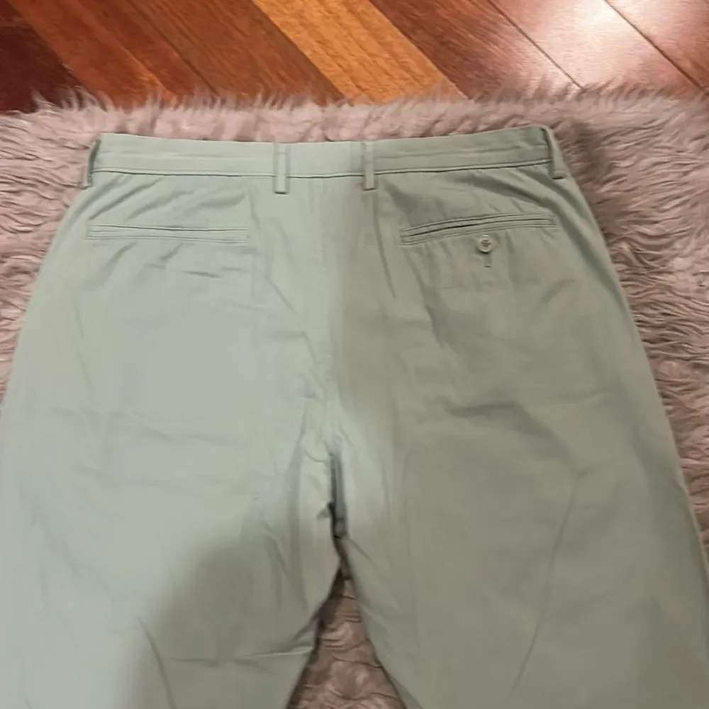 Jcrew the Sutton‎ summer weight chino men’s light green pants